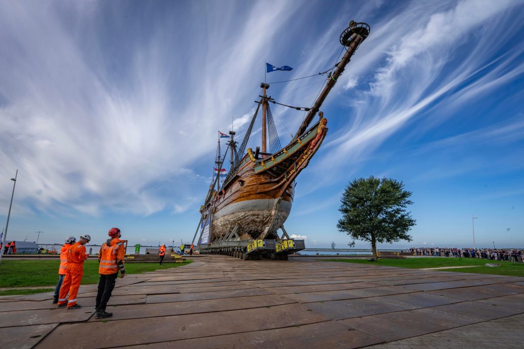 Batavia travels overland - photo by Peter van Aalst