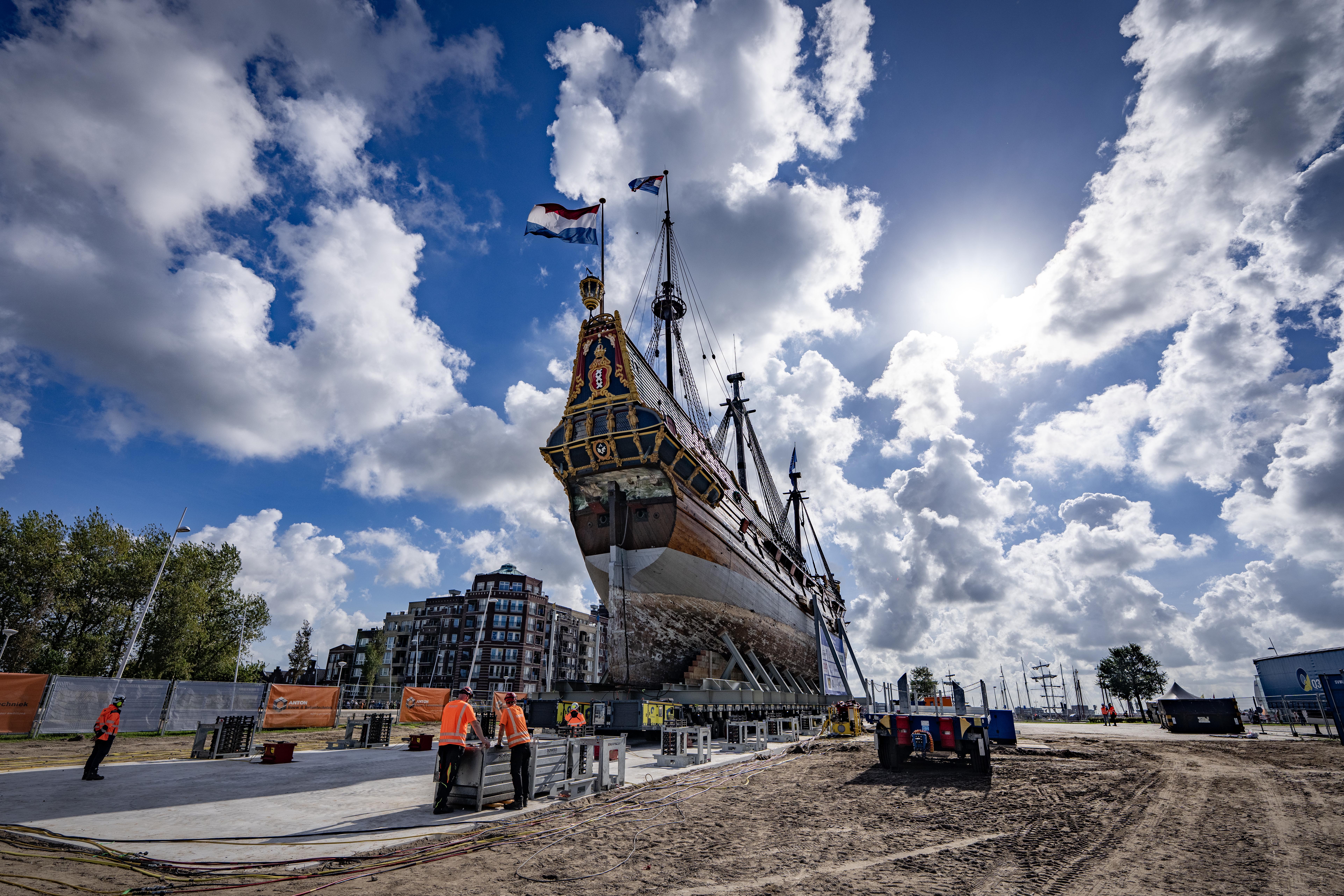 The Batavia is being driven onto a permanent concrete slab – by Peter van Aalst